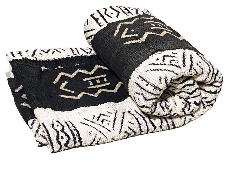 # 5727 African Black and White Mud Cloth Textile Mali 61″ by 35″