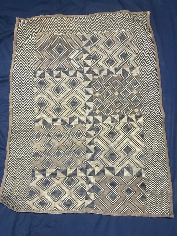 Vintage African Kuba Showa Bark Cloth Handstitched Raffia Textile 25×32 inches