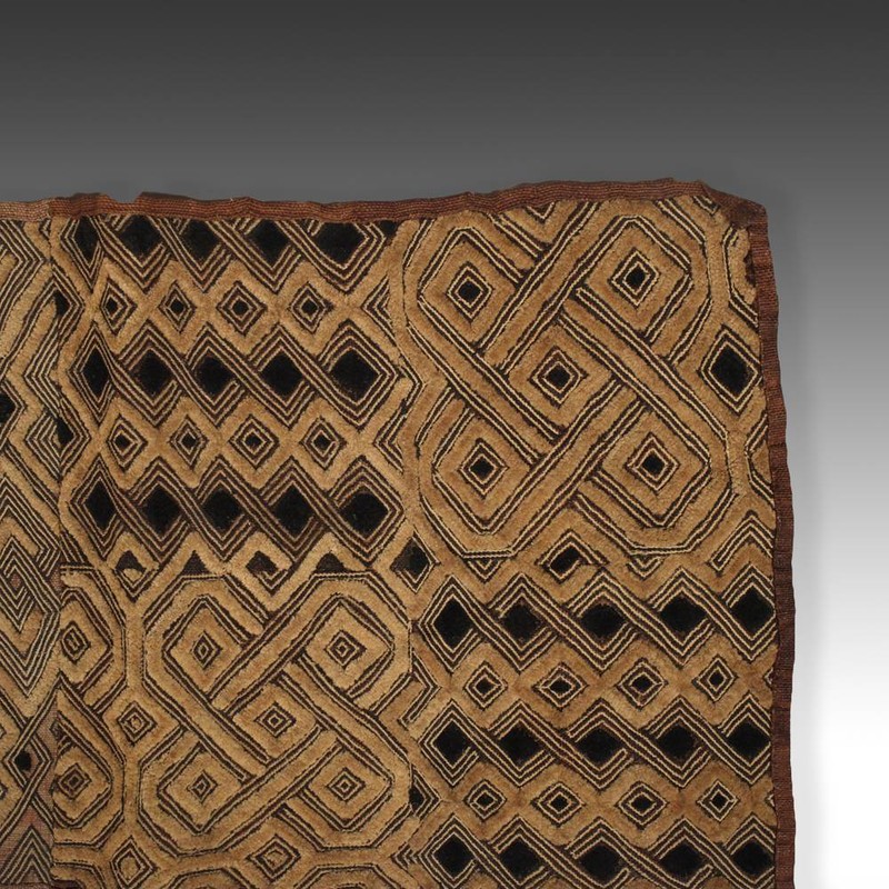 KUBA SHOOWA PRESTIGE PANEL CUT PILED RAFFIA D. R. OF CONGO CENTRAL AFRICA 20TH C gallery