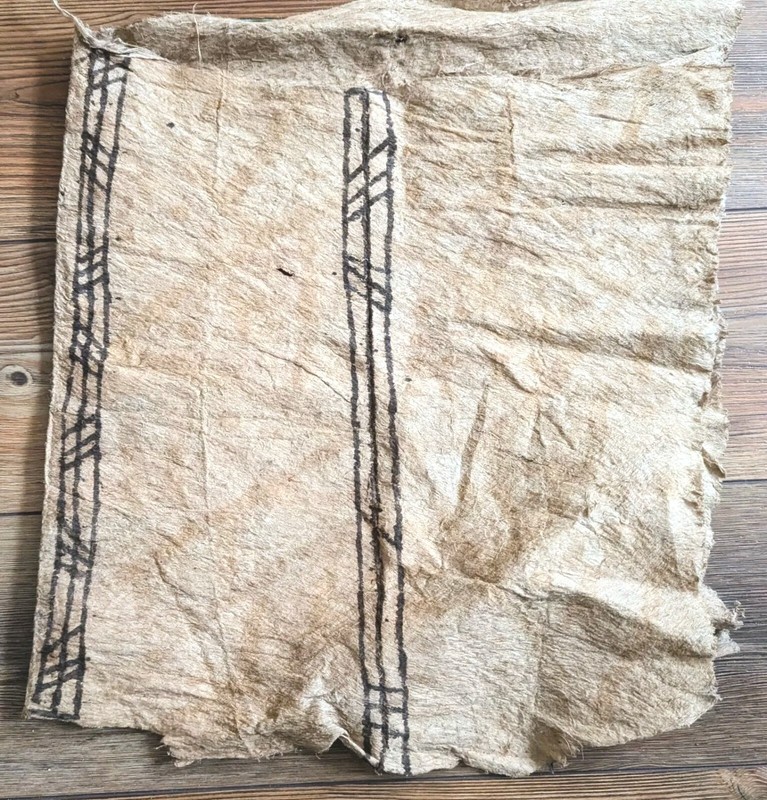 VERY RARE AFRICAN M'BUTI PYGMY NATIVE PAINTING TEXTILE BARK LOIN CLOTH DR CONGO gallery