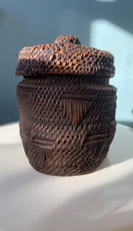 Mid 20th century Kuba food storage basket 6" tall gallery