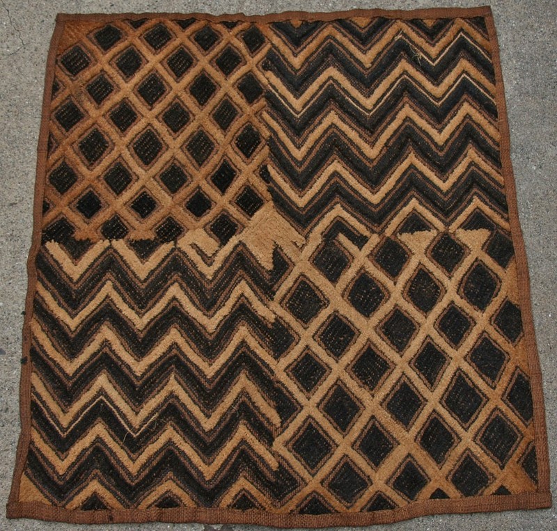 VTG Kuba Raffia Shoowa Cloth Kasai Velvet 4 Design Panel Congo DRC 23″X22″