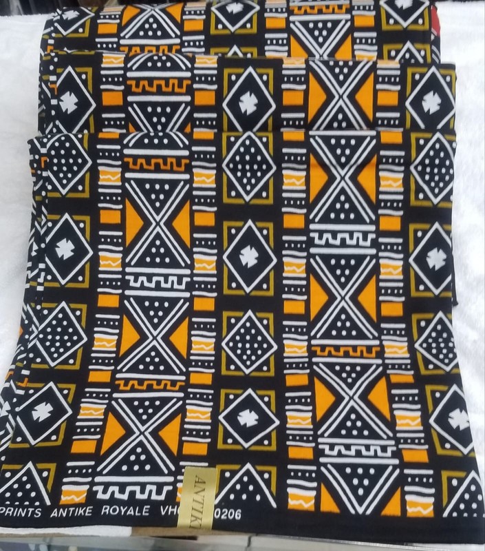 AFRICAN MUDCLOTH PRINT FABRIC. BOGOLAN PRINT.SOLD BY 2 YARDS CONTINUOUS OR MORE