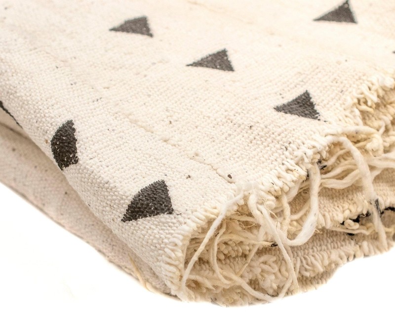White Bogolan Mali Mud Cloth Arrow Design African Black and White Cotton gallery