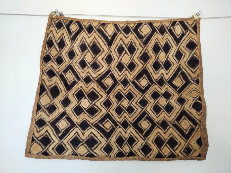 Vintage woven Kuba Cloth Raffia Textile Traditional African Congo item 624