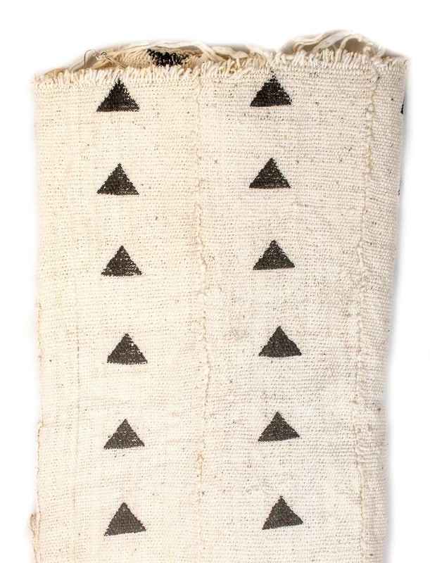 White Bogolan Mali Mud Cloth Arrow Design African Black and White Cotton gallery