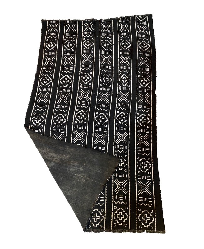#3805 Vintage African Black and White Mud Cloth Textile Mali 39″ by 70″