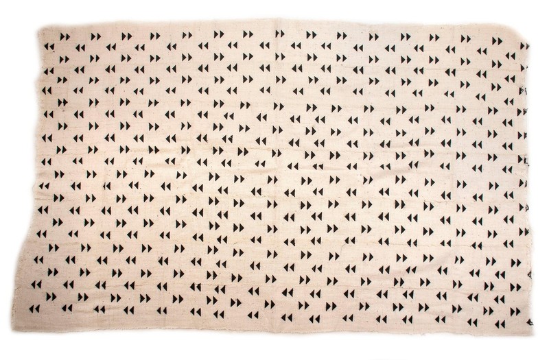 White Bogolan Mali Mud Cloth Arrow Design African Black and White Cotton gallery