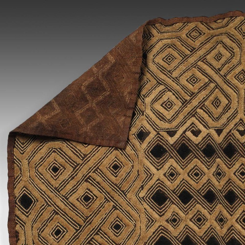 KUBA SHOOWA PRESTIGE PANEL CUT PILED RAFFIA D. R. OF CONGO CENTRAL AFRICA 20TH C gallery