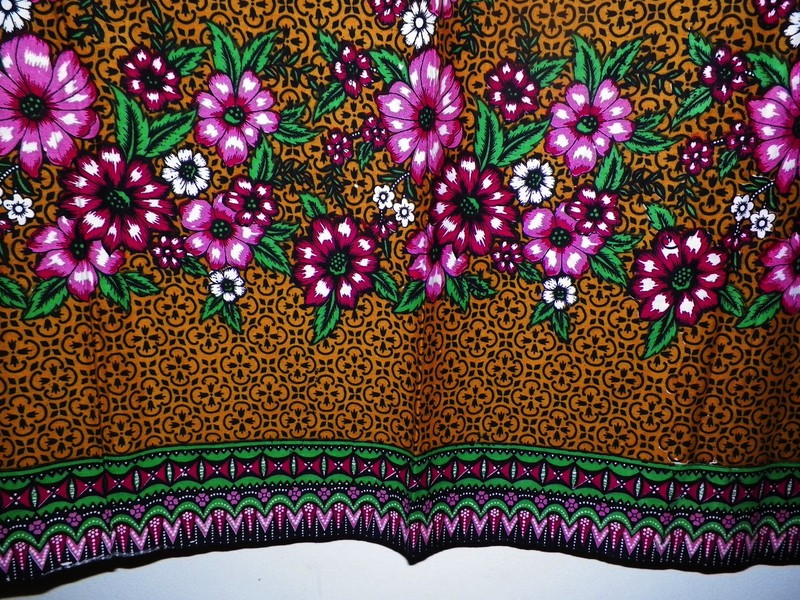 Srithai Nakhon African Swahili Fast Color Fabric Brown-Black-Pink-Red 1¾yds x 43