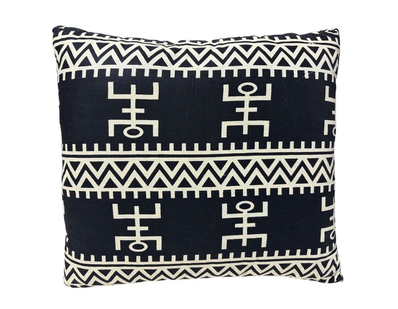 #133 African Custom Made Black and White Kente Cloth Pillow 20″