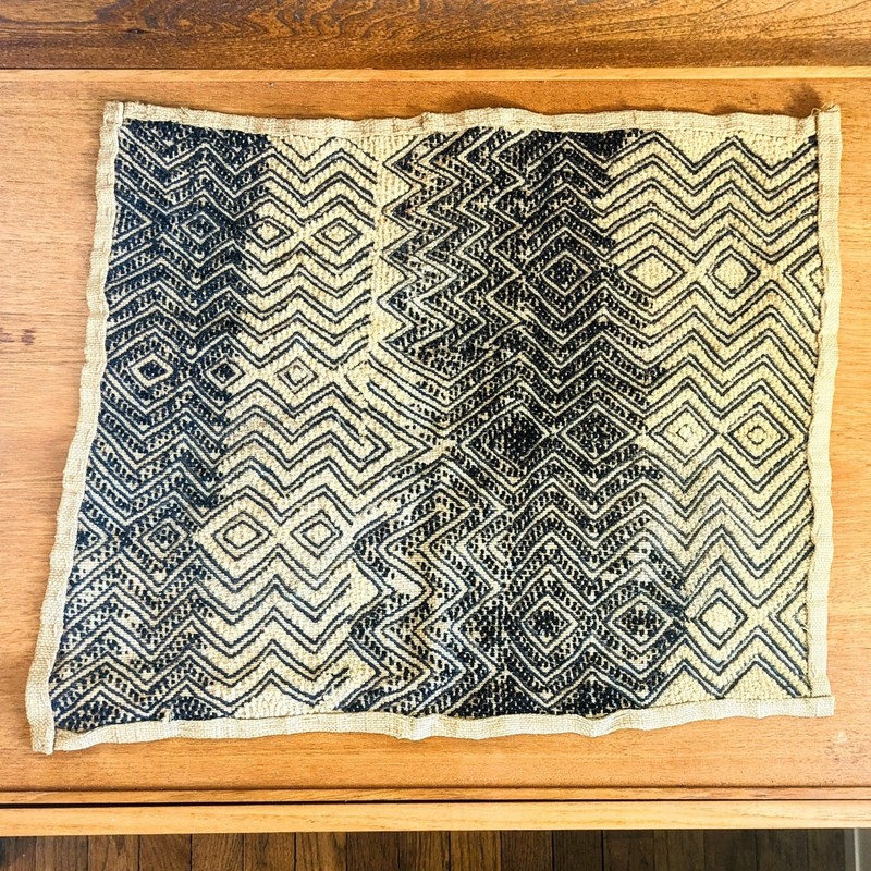 Kuba cloth Kasai velvet raffia palm traditional Congo weaving
