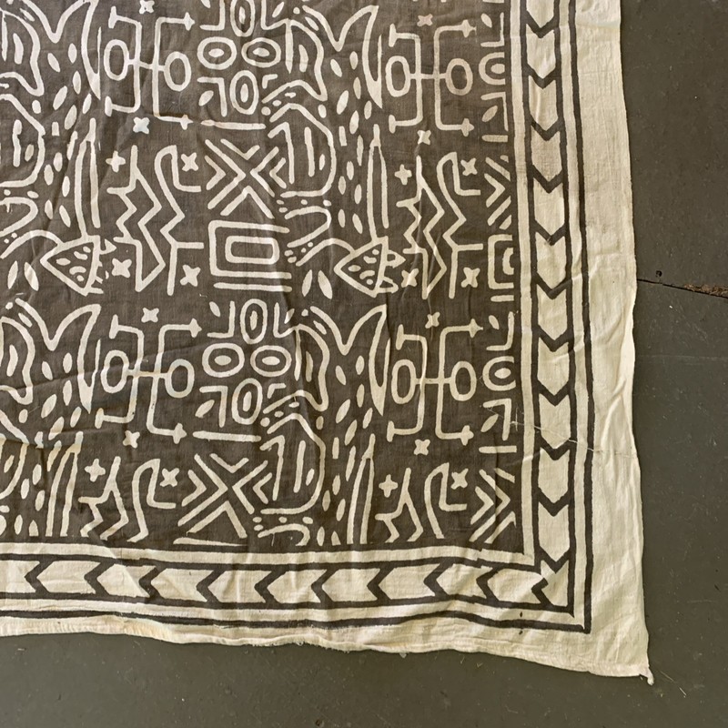 African Textile Art Cloth | Geometric Pattern | 8 x 7 feet gallery