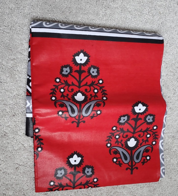 Red/black Kenyan kanga
