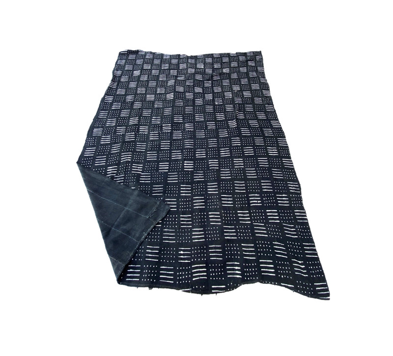 # 3849 LG African Black and White Mud Cloth Textile Mali 63″ by 85″