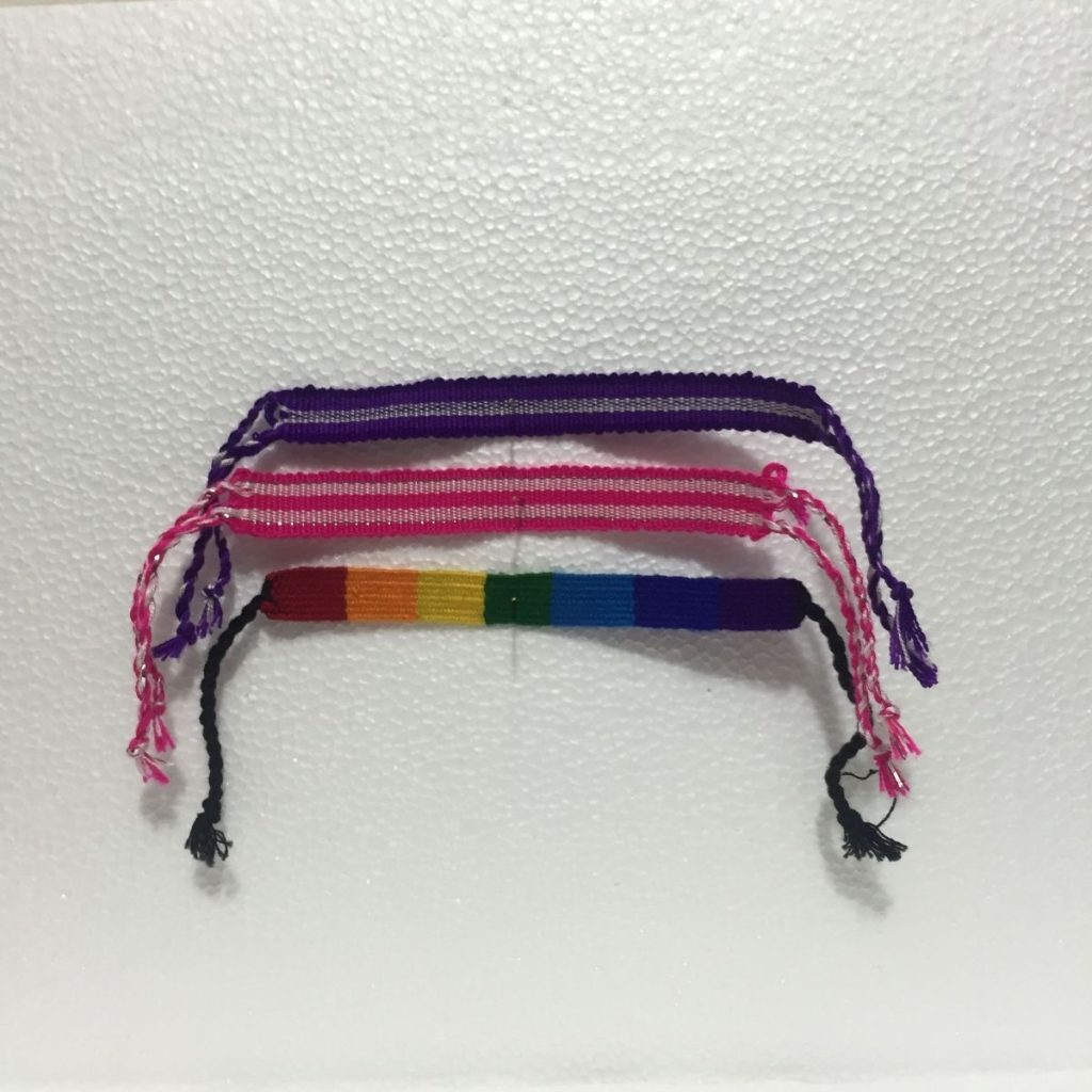 Pulsera artesanal multicolor (mediana) - Imagen 1