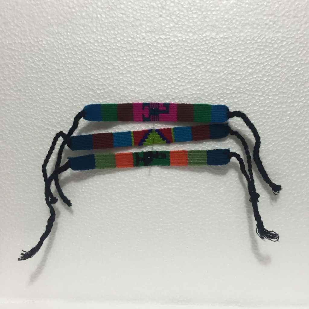 Pulsera artesanal estilo piramide multicolor (grande) - Imagen 1
