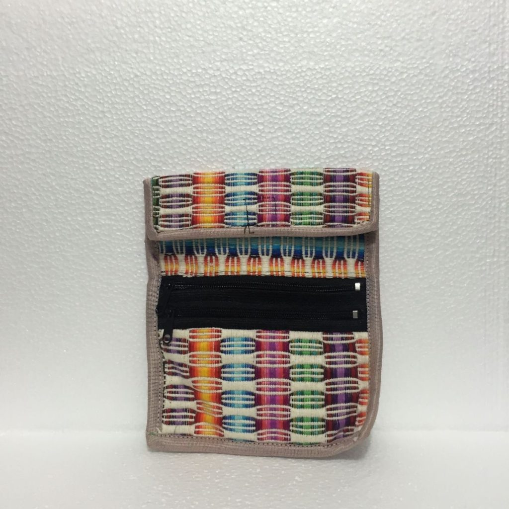 Porta-pasaporte artesanal con Tapa - Imagen 2