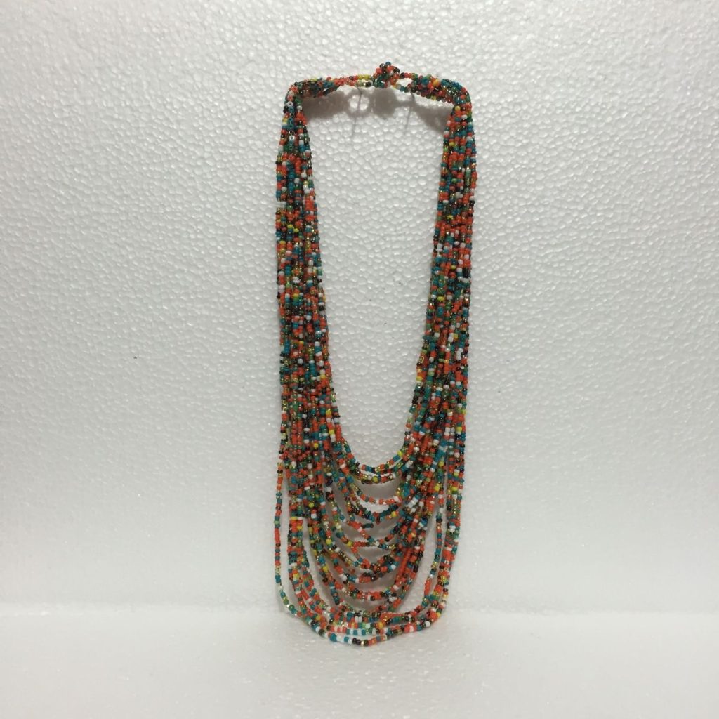 Collar artesanal de 24 hilos