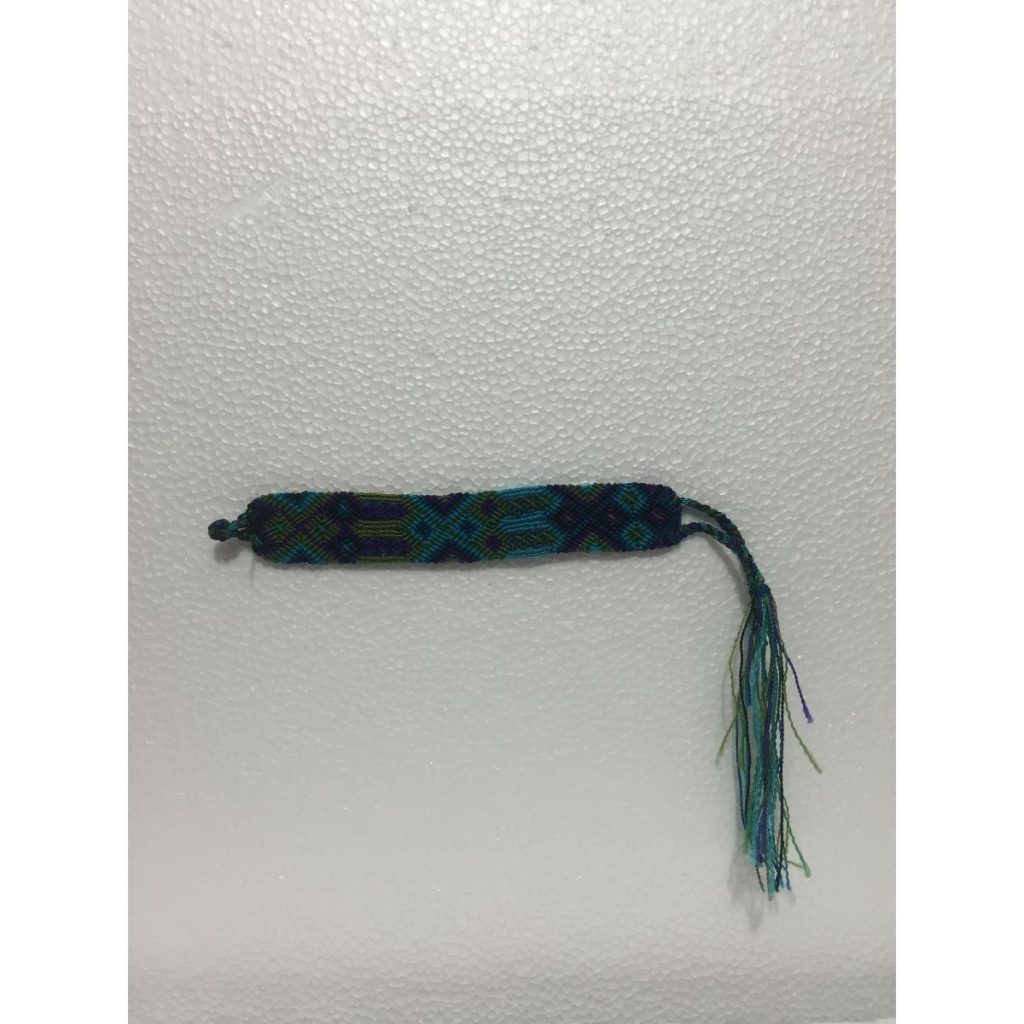 Pulsera artesanal ancha tejida - Imagen 1