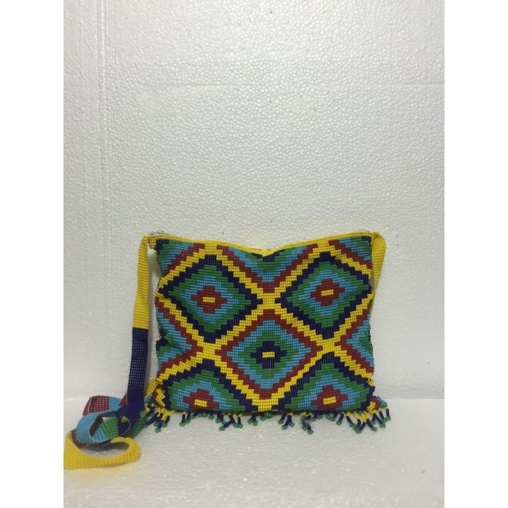 Bolsa artesanal estilo panal de Chaquira (grande) - Imagen 1