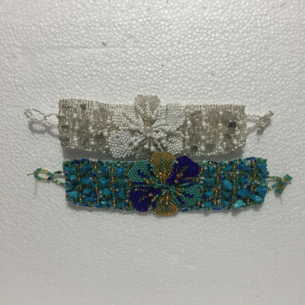 Pulsera artesanal estilo Flor - Imagen 1