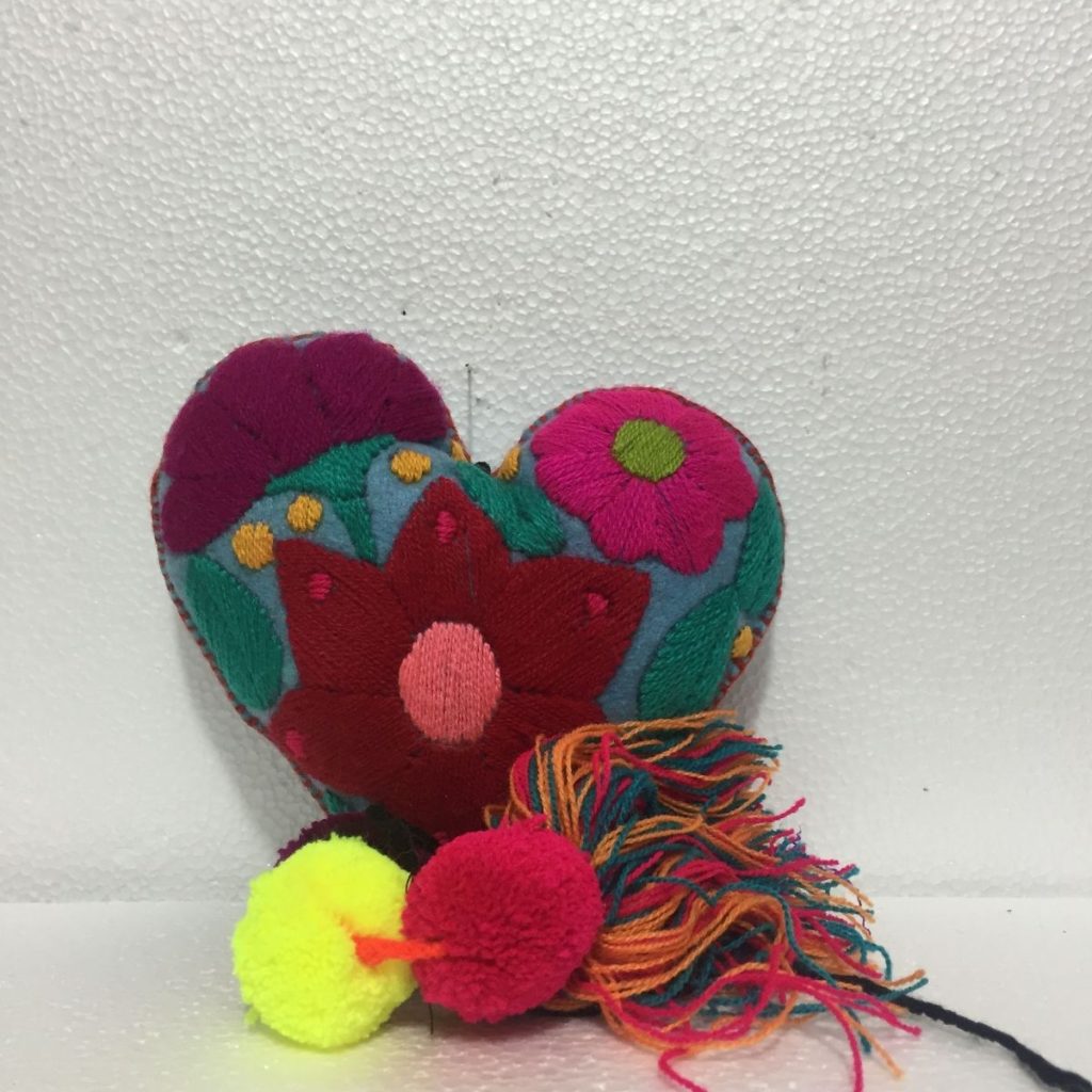 Colgante corazón artesanal (mediano) - Imagen 1