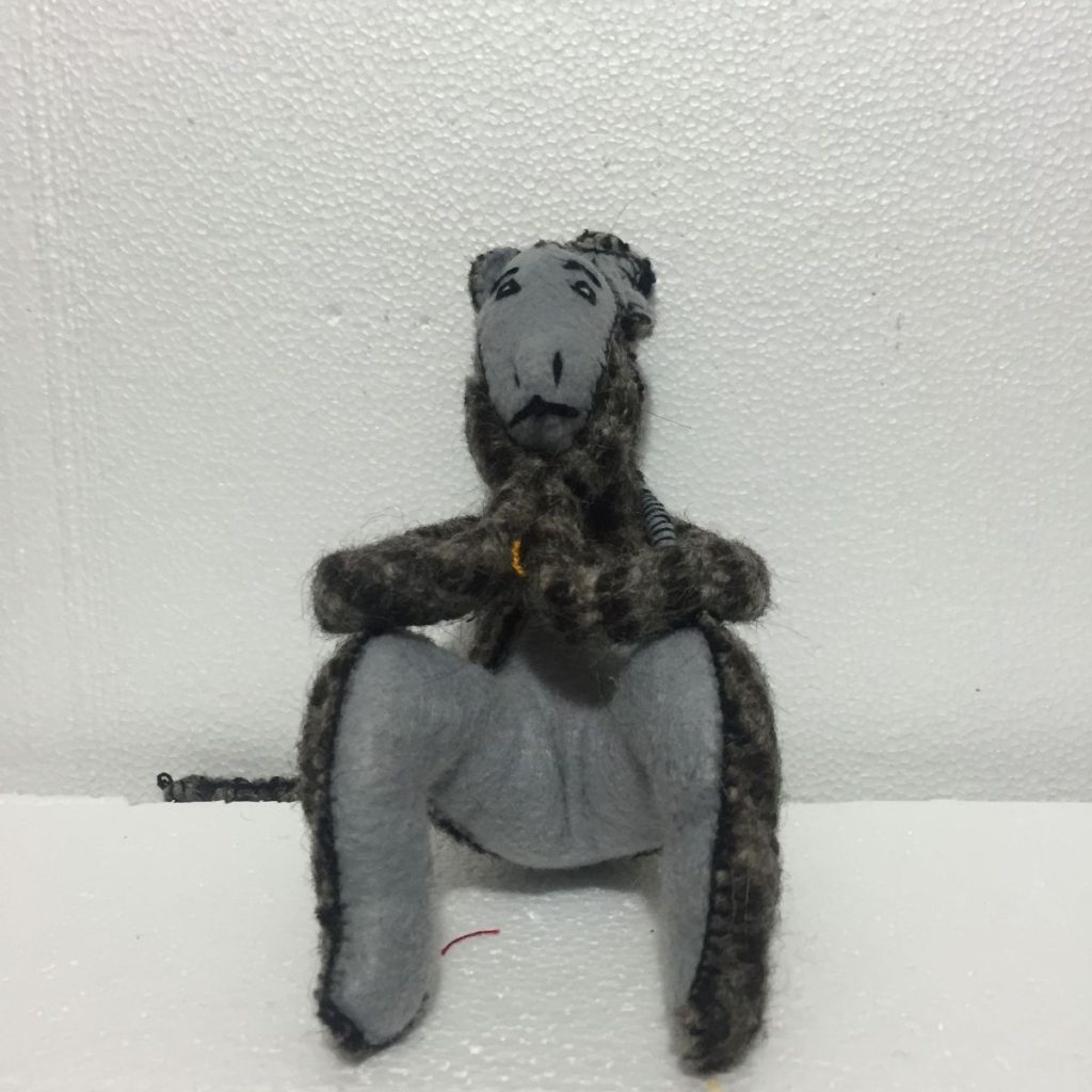 Peluche artesanal hecho de lana (chico) - Imagen 4